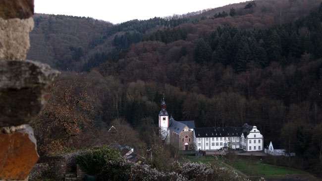 Abtei Sayn im Brexbachtal
